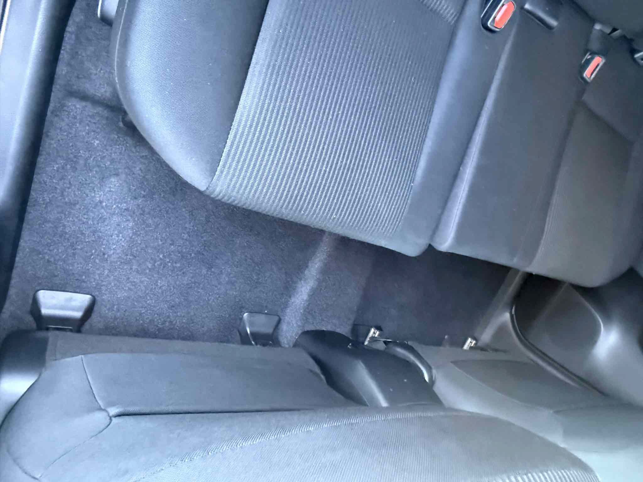 Used 2018 Toyota RAV4 LE w/ All Weather Liner Package FWD image 60