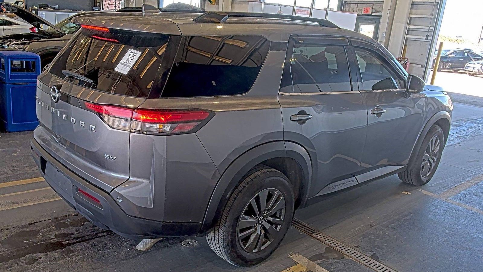 Used 2024 Nissan Pathfinder SV image 6