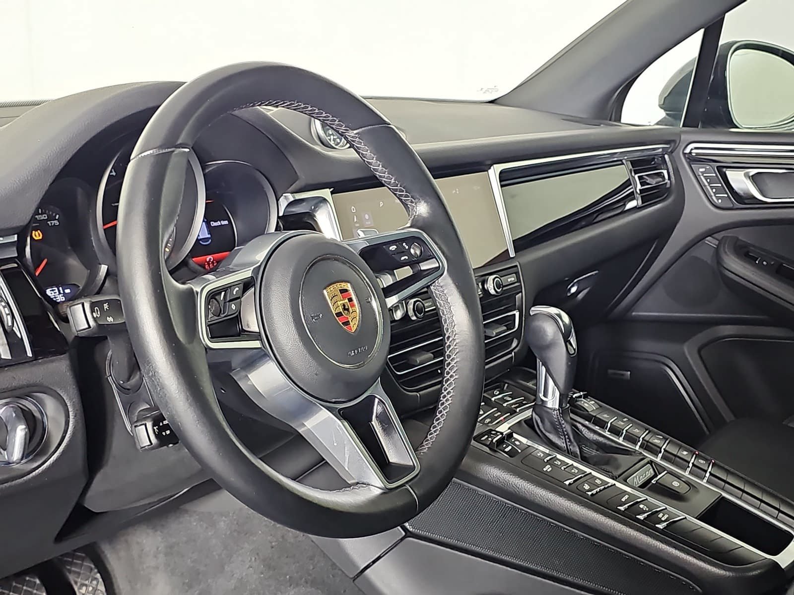 Used 2021 Porsche Macan AWD/4WD image 16