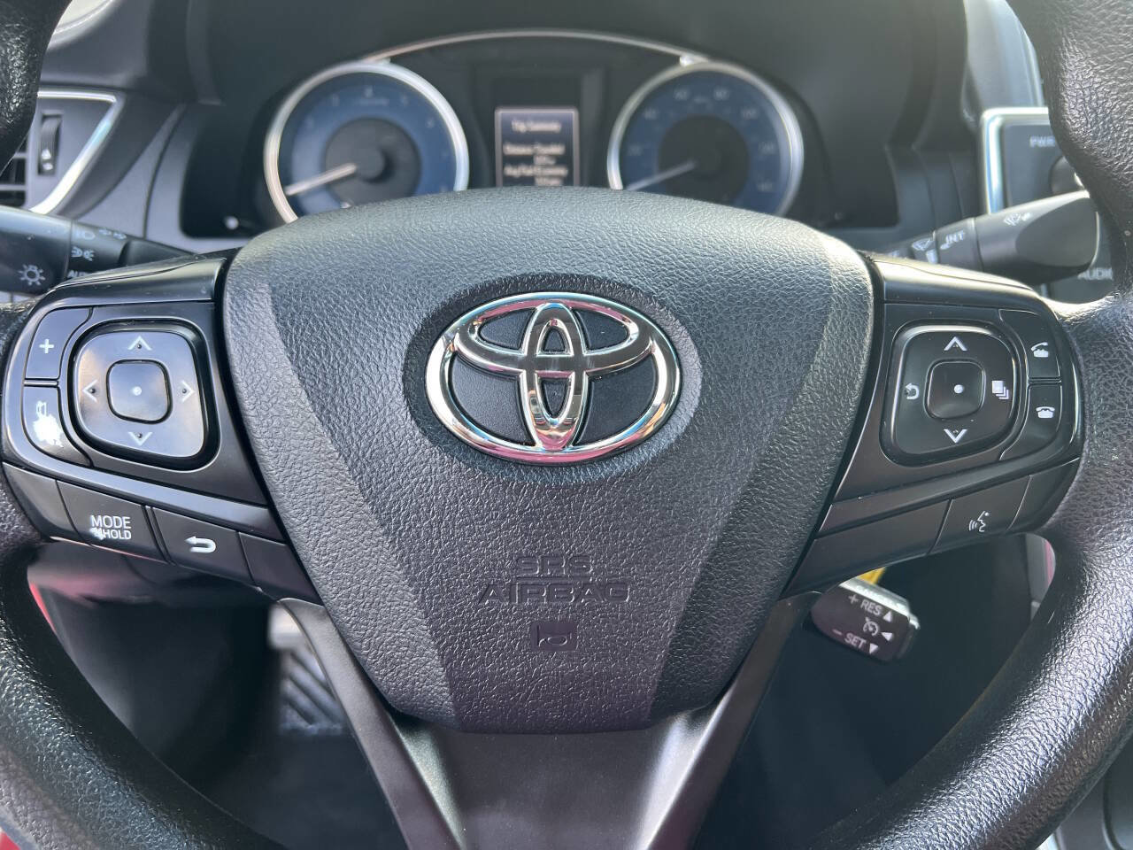 Used 2016 Toyota Camry LE FWD image 12