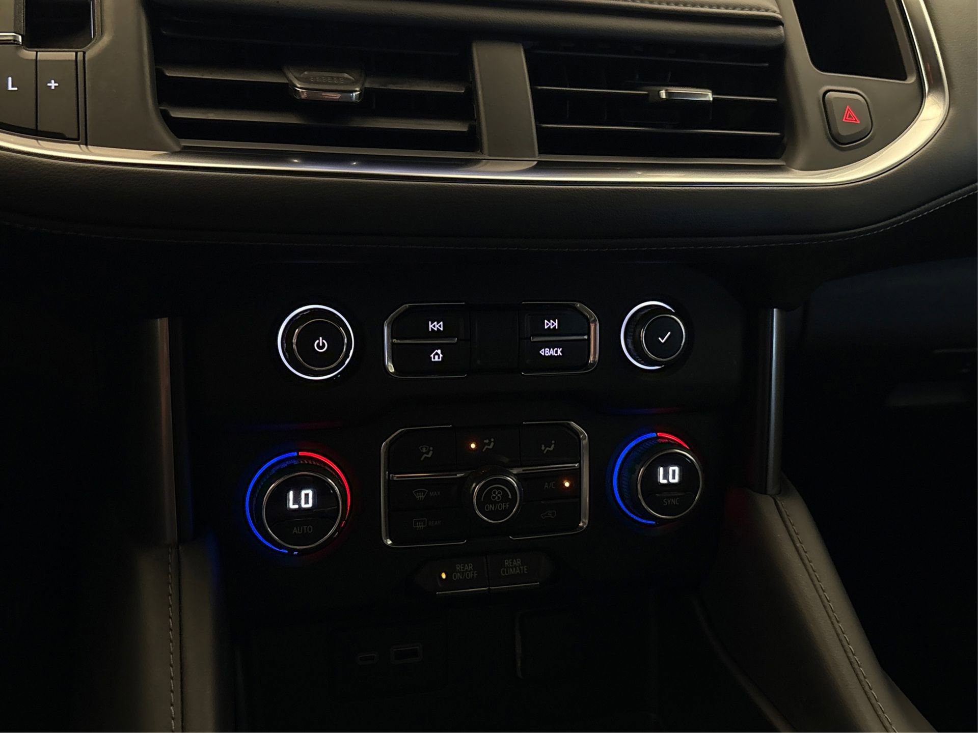 Used 2023 Chevrolet Tahoe LS image 26