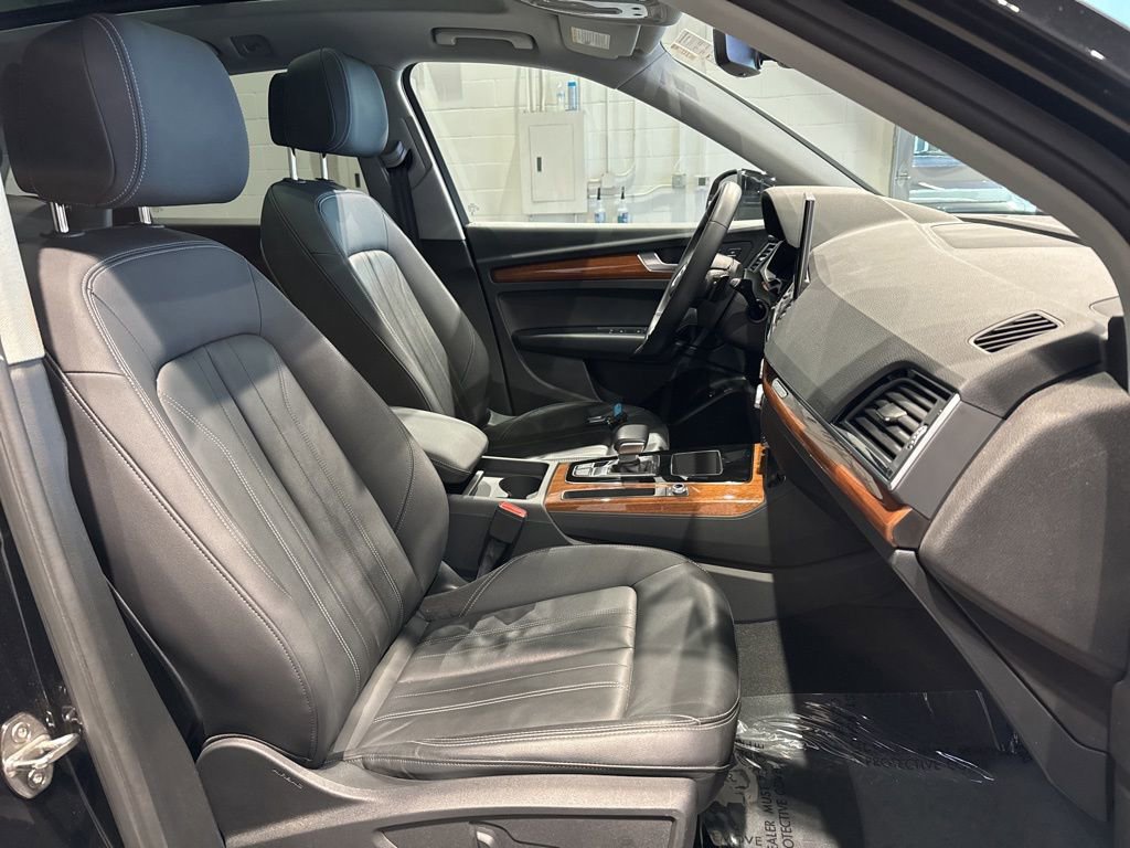 Used 2023 Audi Q5 2.0T Premium w/ Convenience Package image 41