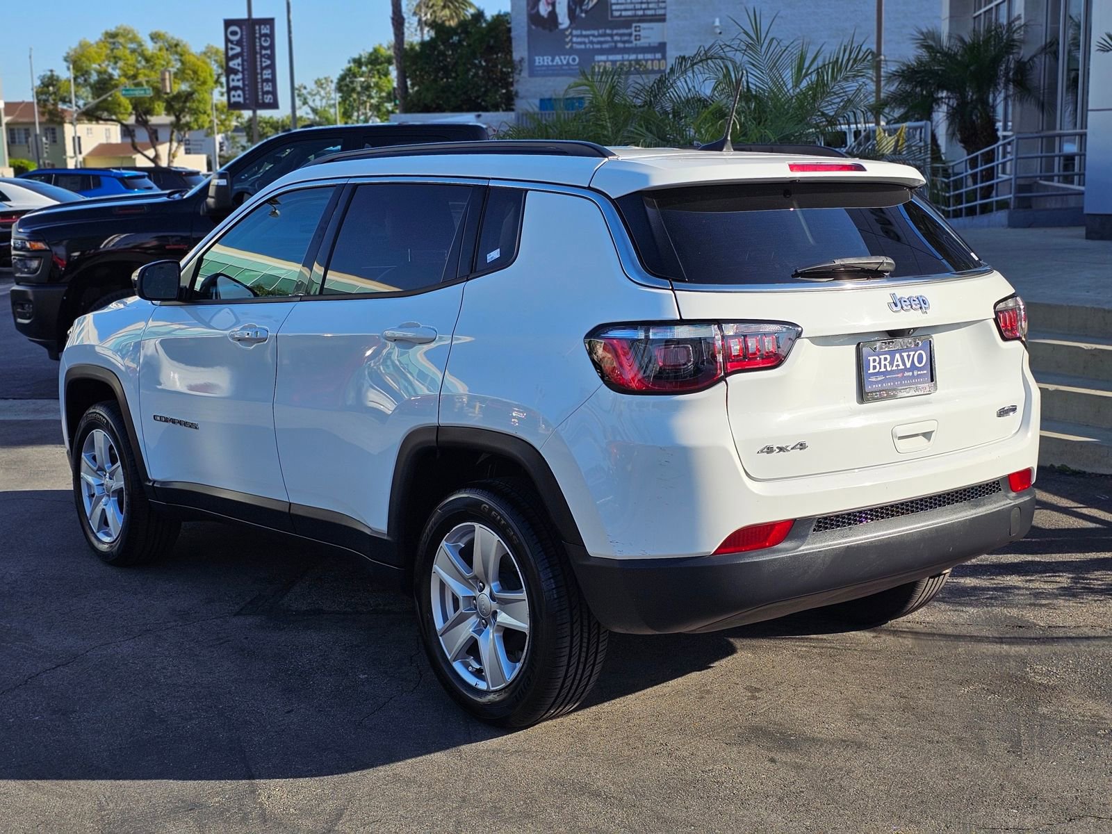 Used 2022 Jeep Compass Latitude AWD/4WD image 5