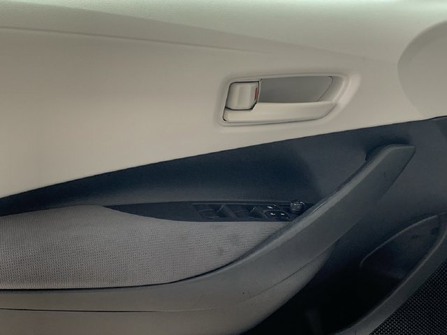Used 2025 Toyota Corolla LE FWD image 17