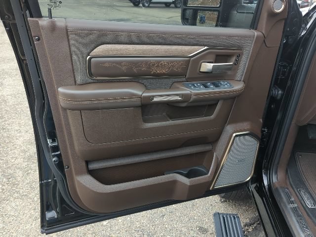 Certified 2025 RAM 3500 Longhorn AWD/4WD image 17