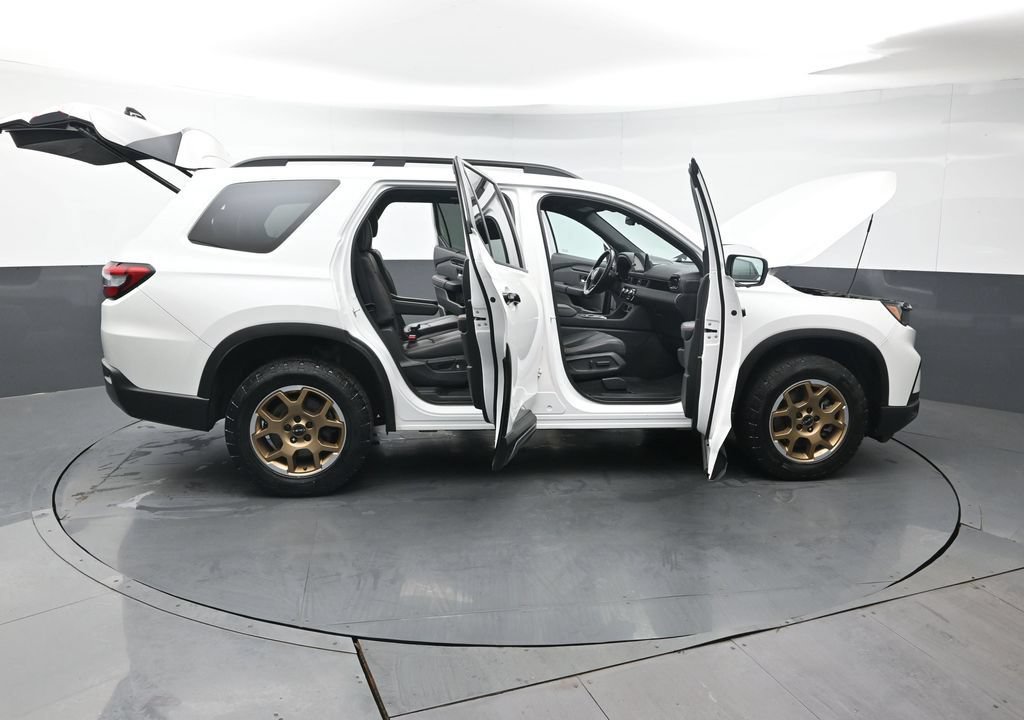 Certified 2024 Honda Pilot TrailSport image 52