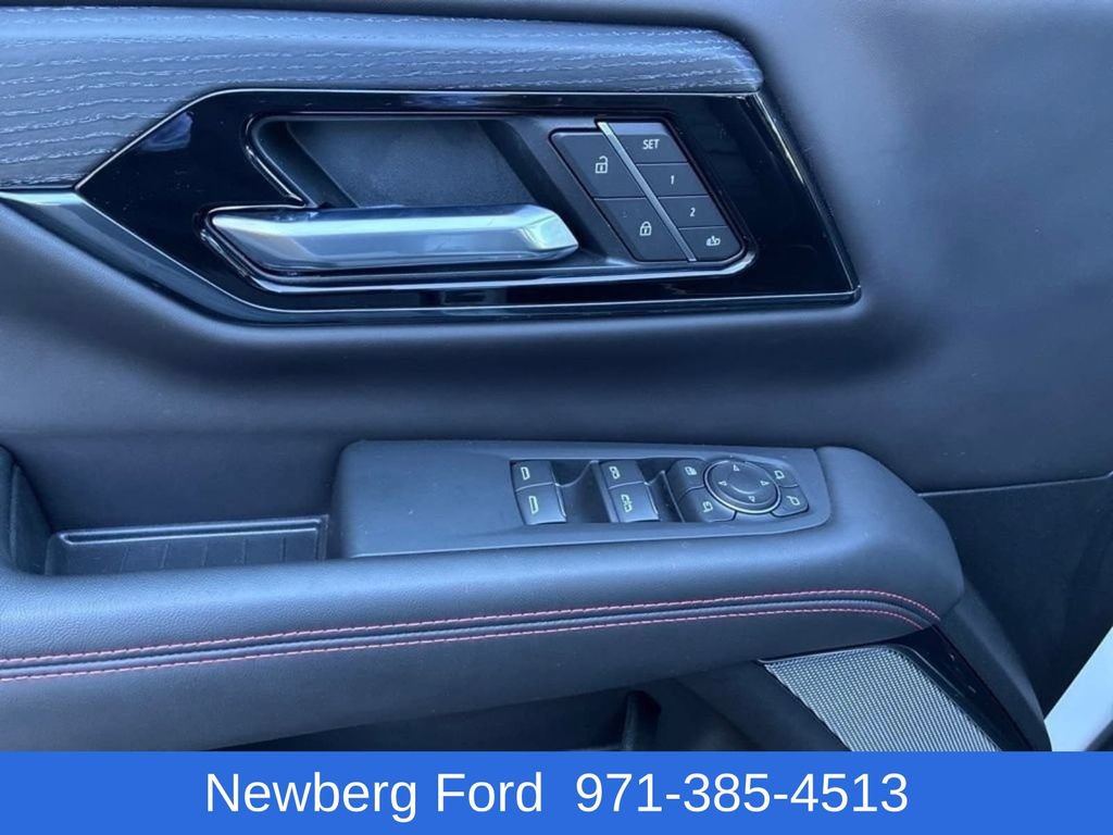 Used 2025 GMC Yukon XL AT4 Ultimate w/ LPO, AT4 Appearance Package AWD/4WD image 13