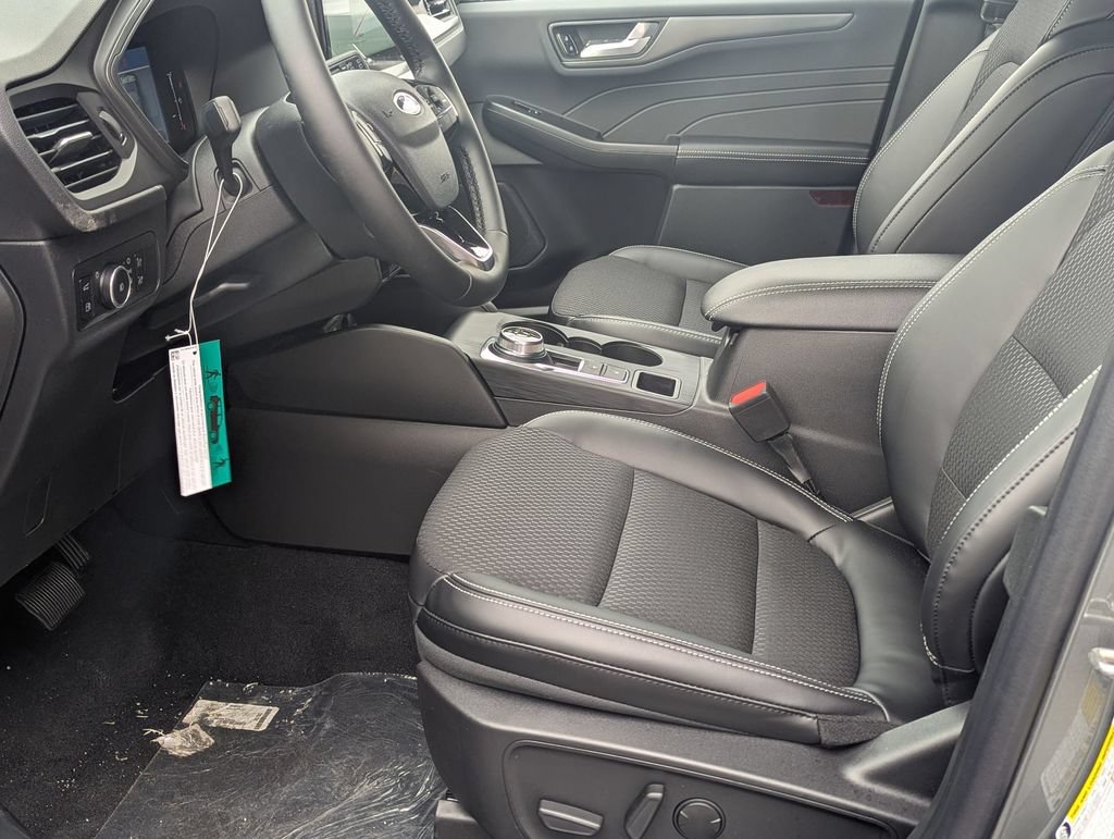 New 2026 Ford Escape SE FWD image 6