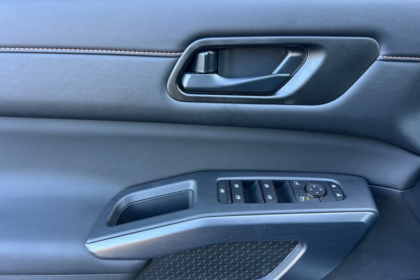 Certified 2025 Nissan Pathfinder Rock Creek image 12