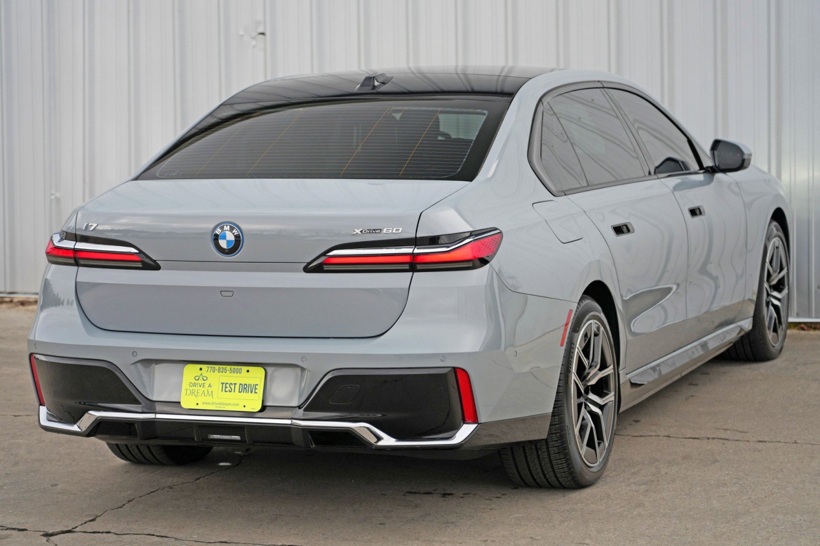 Used 2023 BMW i7 xDrive60 w/ Executive Package 2 image 62