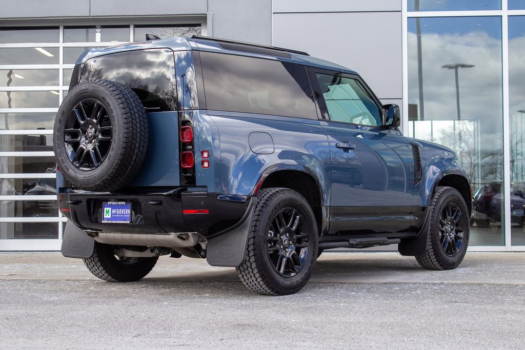 Used 2025 Land Rover Defender 90 X-Dynamic SE image 10