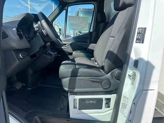 Used 2022 Mercedes-Benz Sprinter 3500 image 6