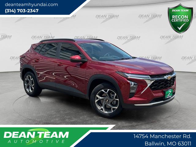 Used 2024 Chevrolet Trax LT w/ Driver Confidence Package FWD image 1