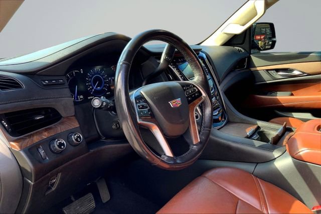 Used 2019 Cadillac Escalade Premium Luxury AWD/4WD image 23