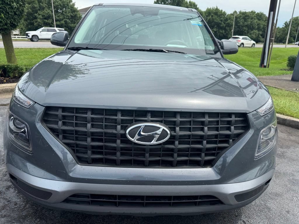 Used 2025 Hyundai Venue SE FWD image 7