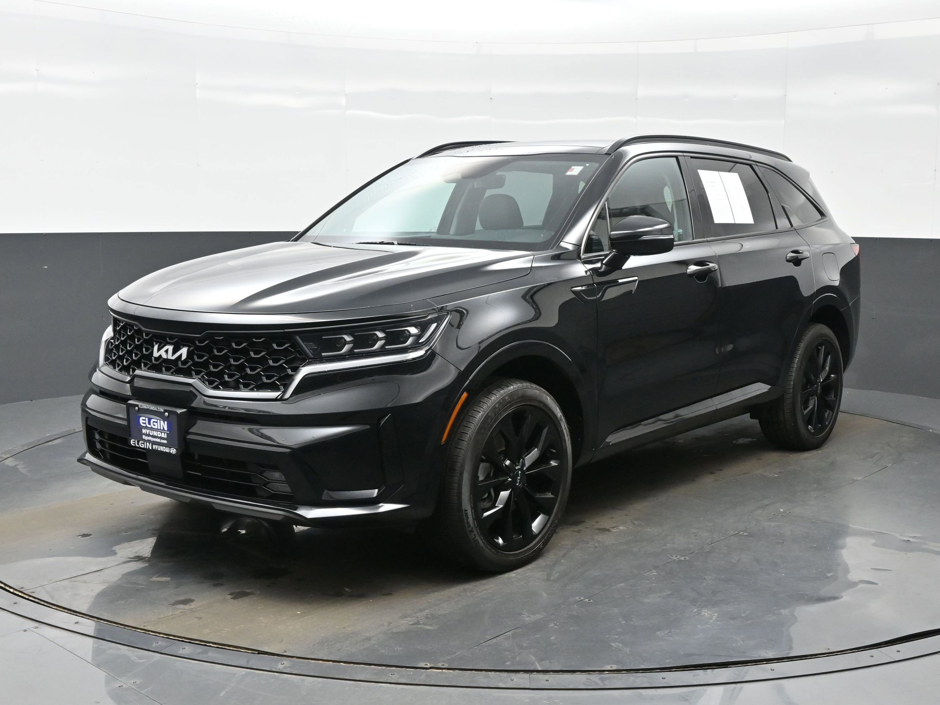 Used 2023 Kia Sorento SX image 2