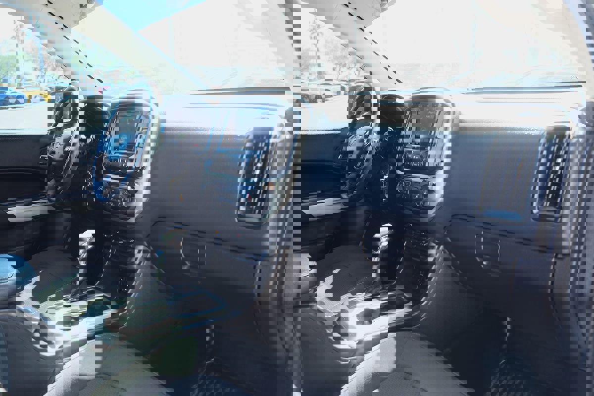 Used 2022 Chevrolet Colorado LT w/ Fleet Safety Package image 28