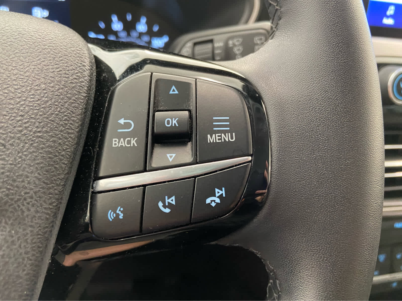 Used 2022 Ford Escape SE w/ SE Sport Appearance Package image 23