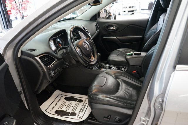 Used 2019 Jeep Cherokee Limited image 24