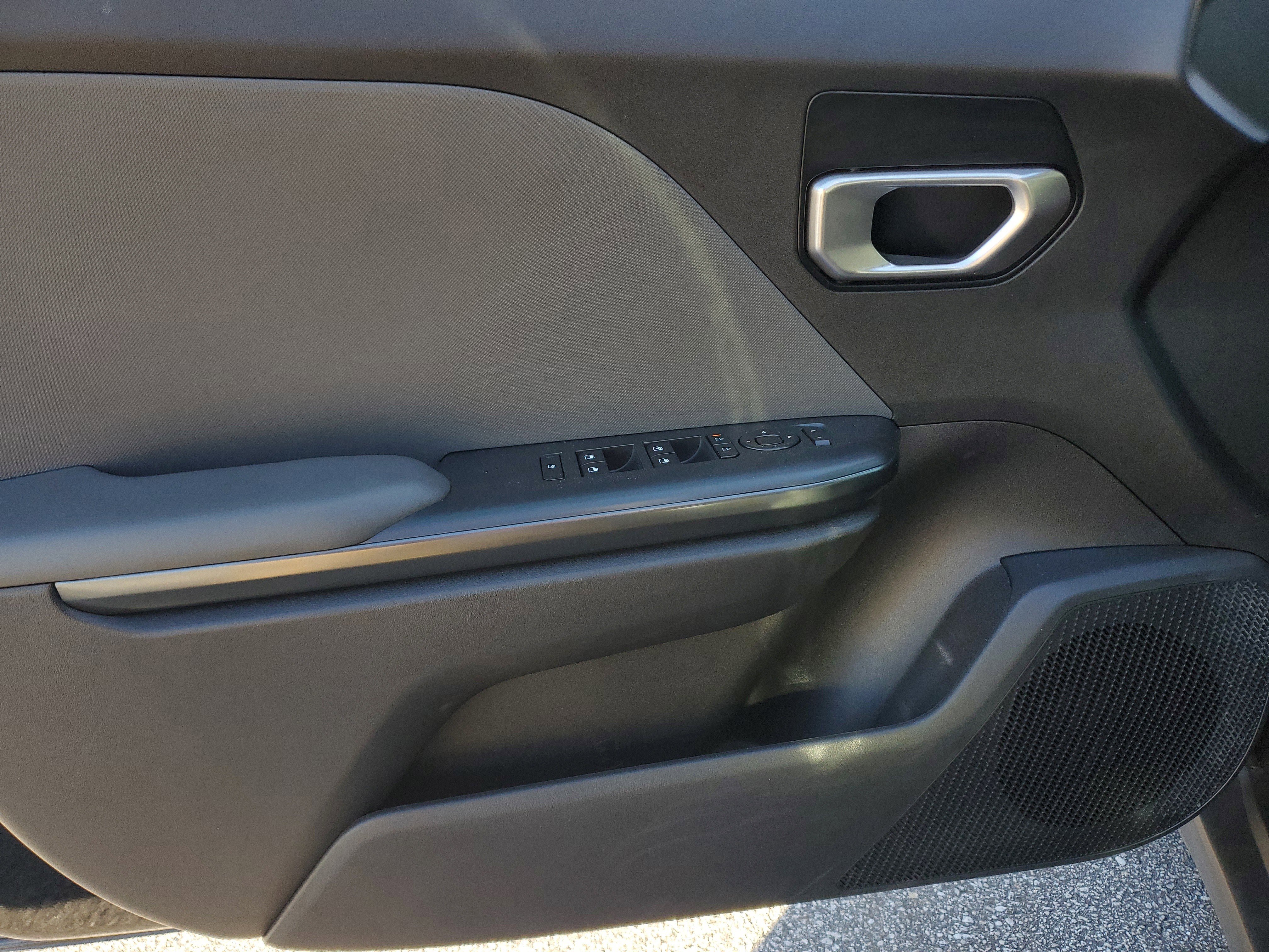 Used 2025 Kia K4 LX image 16