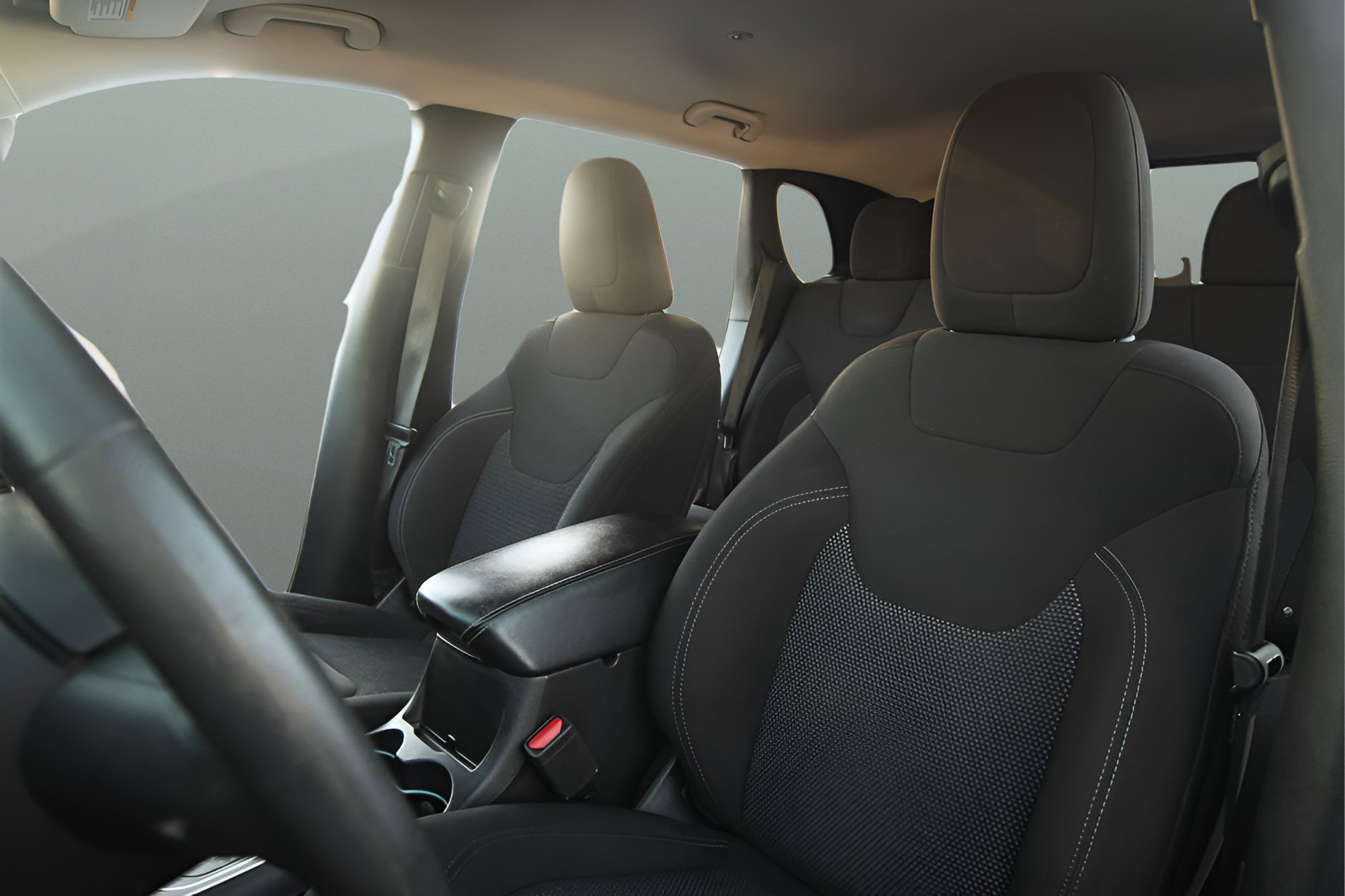Used 2019 Jeep Cherokee Latitude w/ Popular Appearance Group FWD image 5