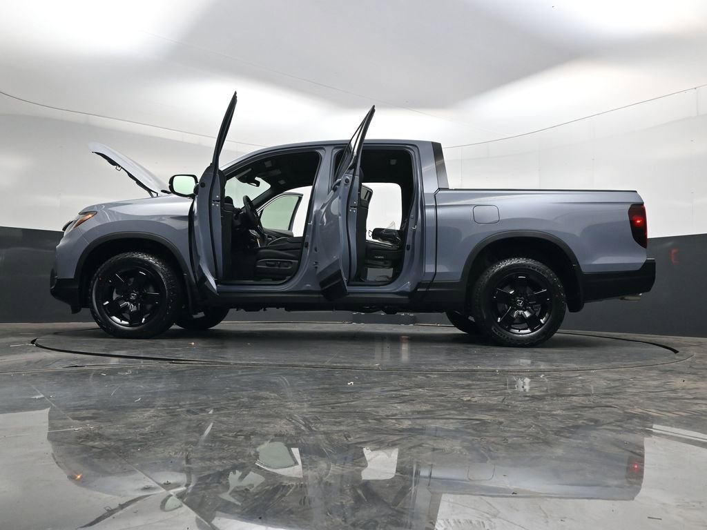 Used 2026 Honda Ridgeline Black Edition image 40
