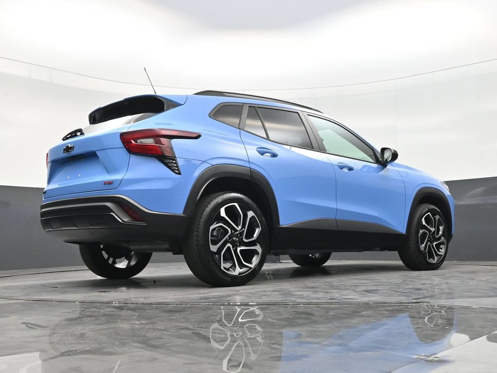 Used 2024 Chevrolet Trax RS FWD image 24
