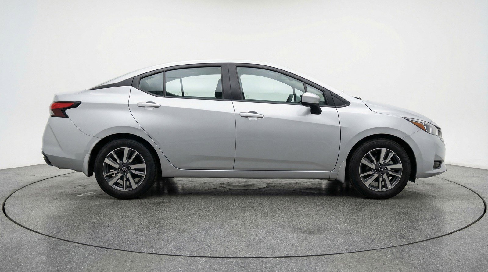 Used 2025 Nissan Versa SV FWD image 11