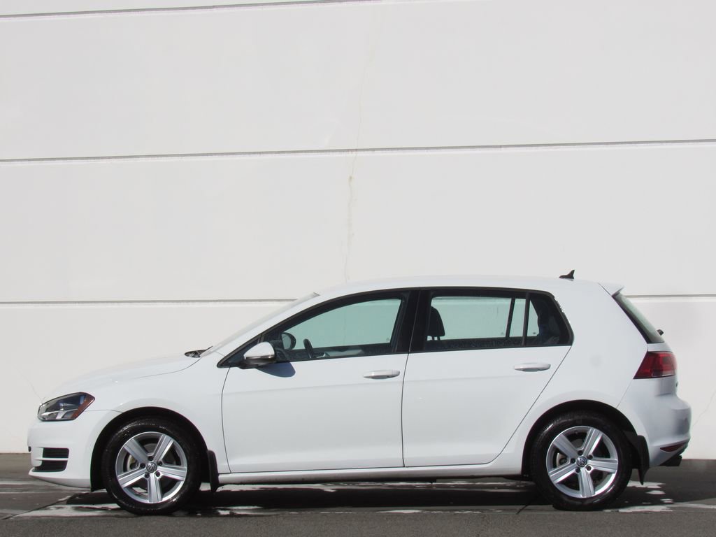 Used 2017 Volkswagen Golf S image 4