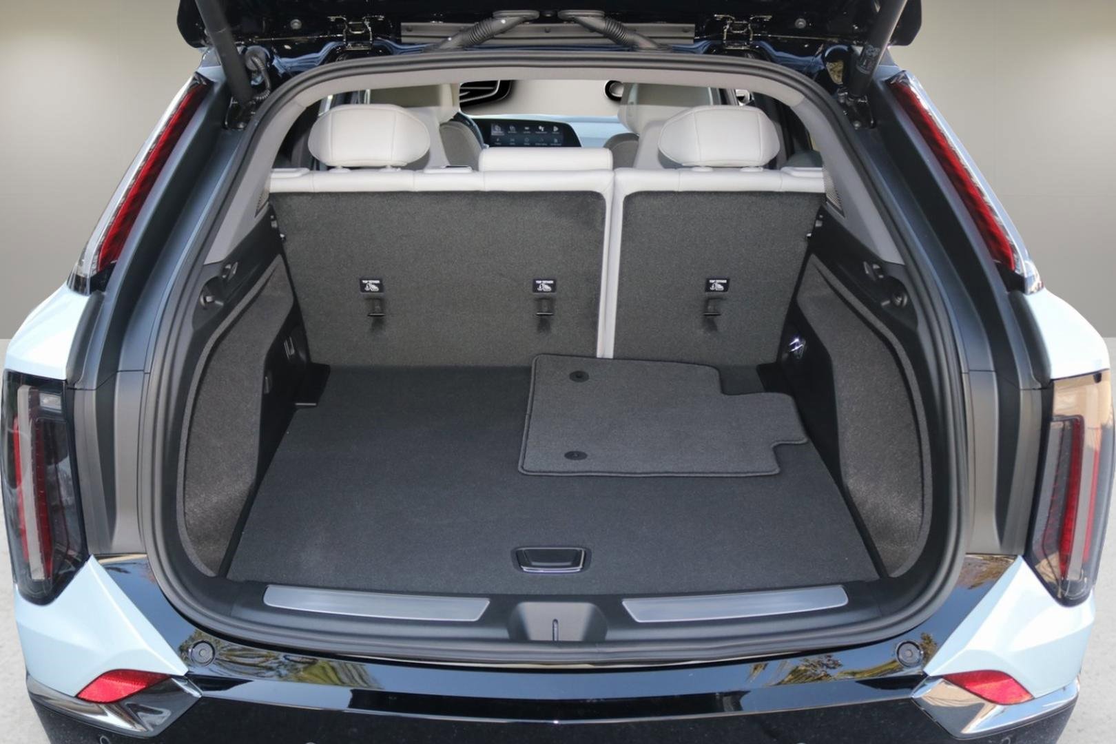 New 2026 Cadillac Optiq Sport 1 image 16