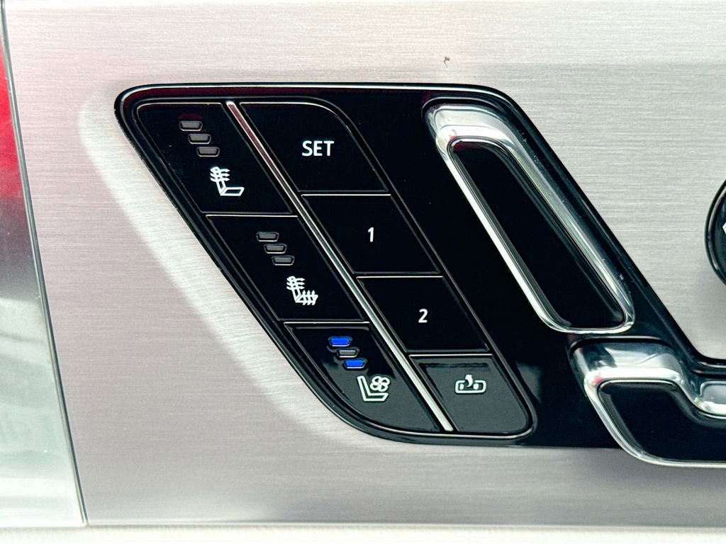 New 2026 Cadillac Vistiq Sport w/ LPO, Floor Liner Package image 20