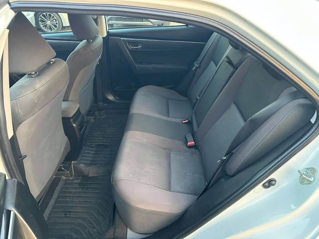 Used 2018 Toyota Corolla LE image 20