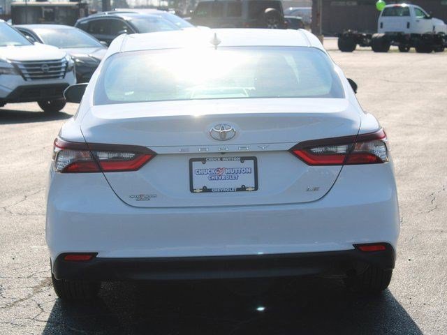 Used 2021 Toyota Camry LE image 3