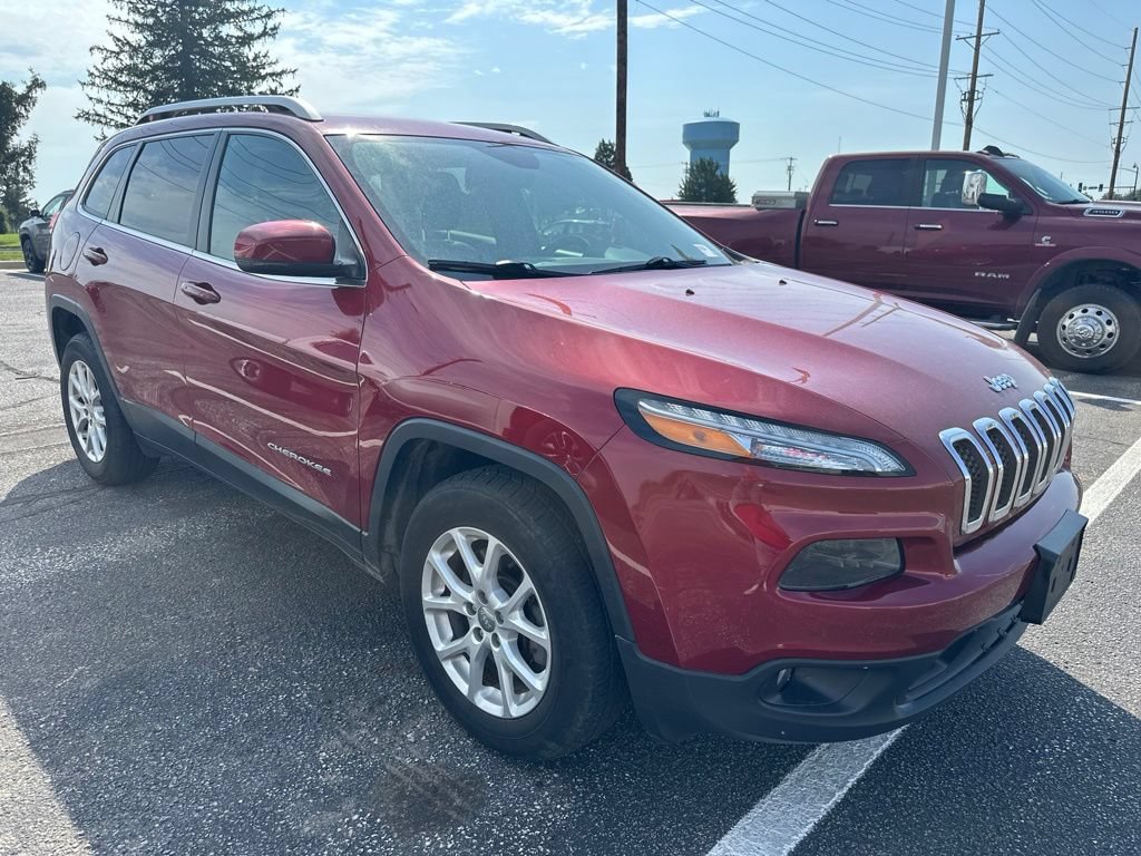 Used 2017 Jeep Cherokee Latitude w/ Comfort/Convenience Group AWD/4WD image 6