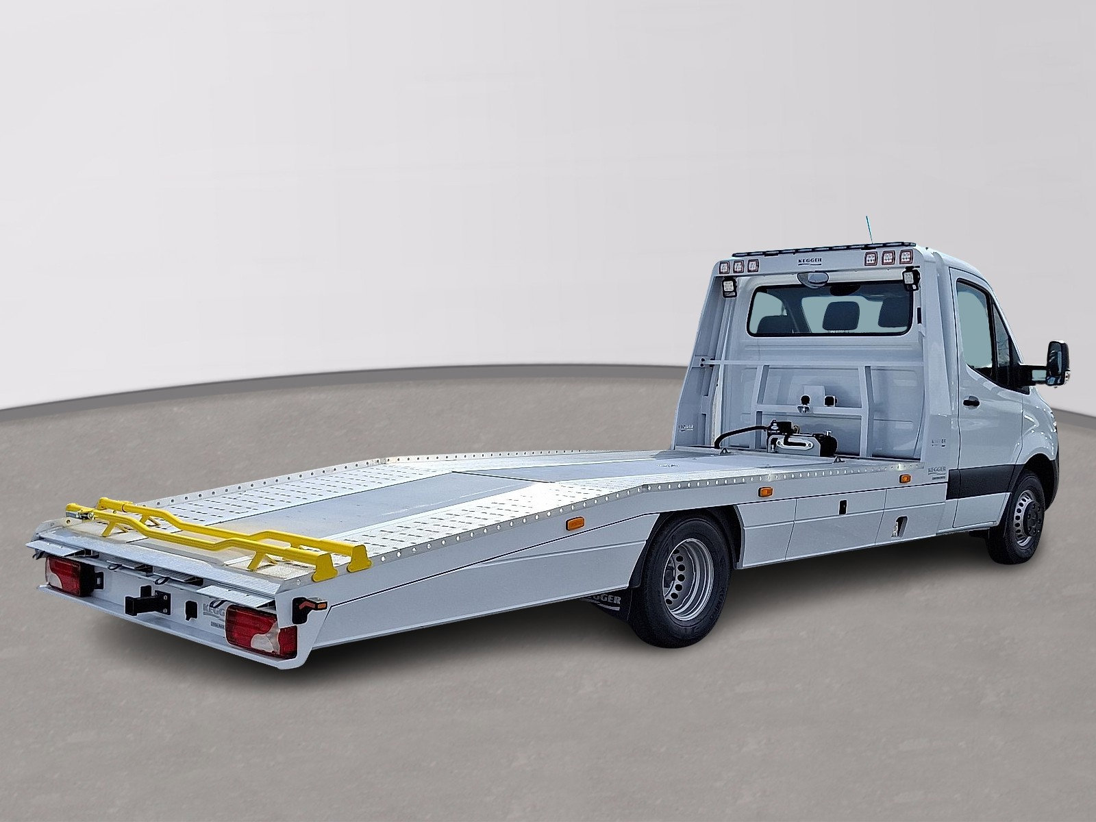 New 2025 Mercedes-Benz Sprinter 4500 image 4