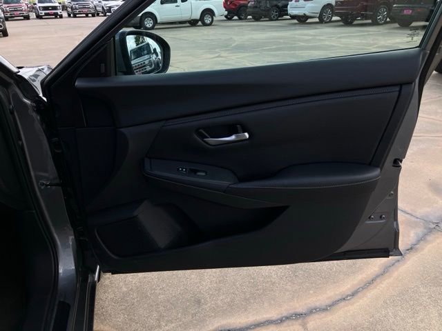 Used 2024 Nissan Sentra SV FWD image 13
