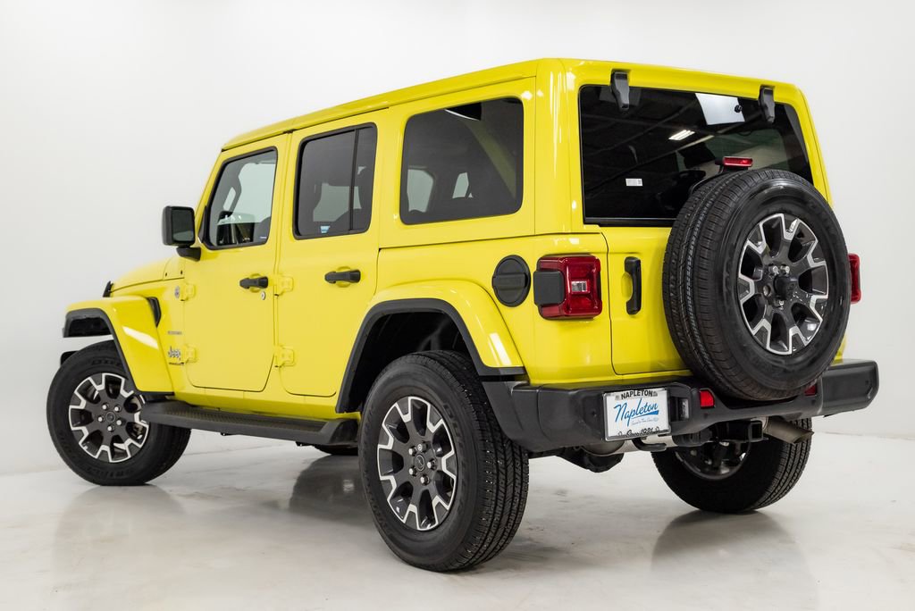 Used 2024 Jeep Wrangler Sahara w/ Technology Group AWD/4WD image 27