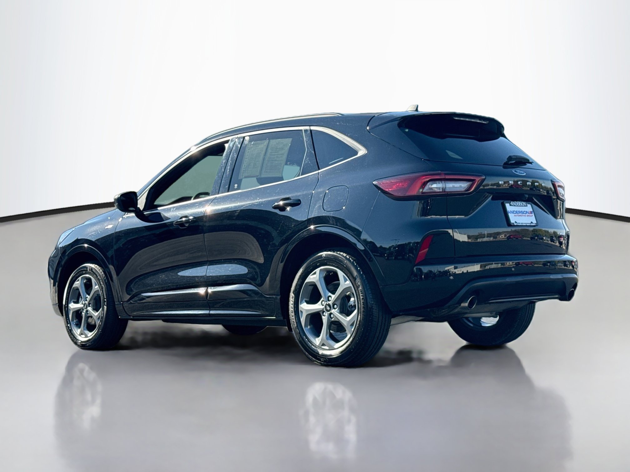 Used 2023 Ford Escape ST-Line w/ Tech Pack #1 AWD/4WD image 5