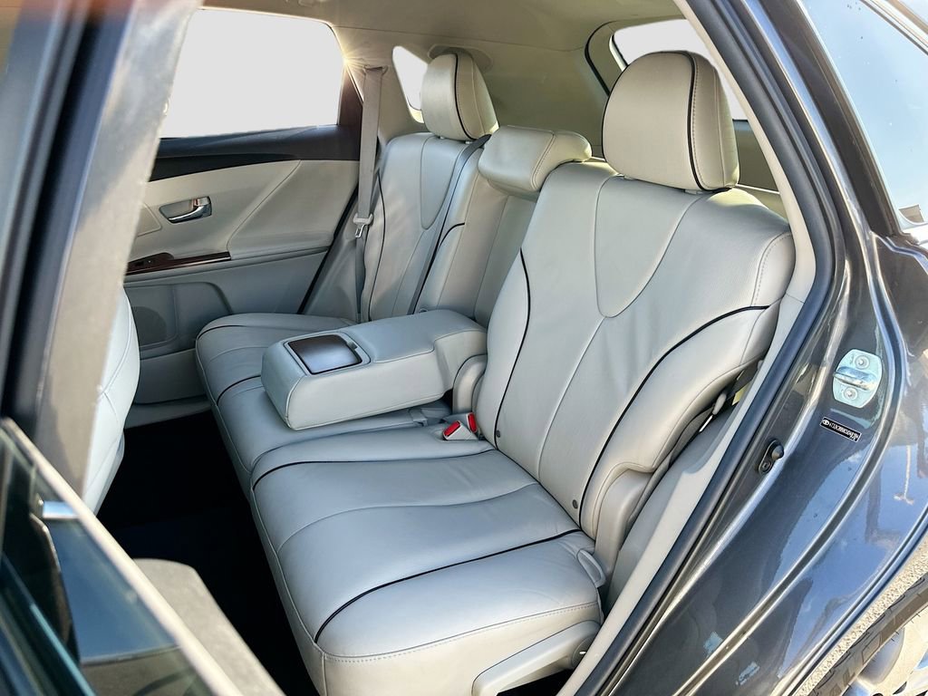 Used 2012 Toyota Venza LE image 24