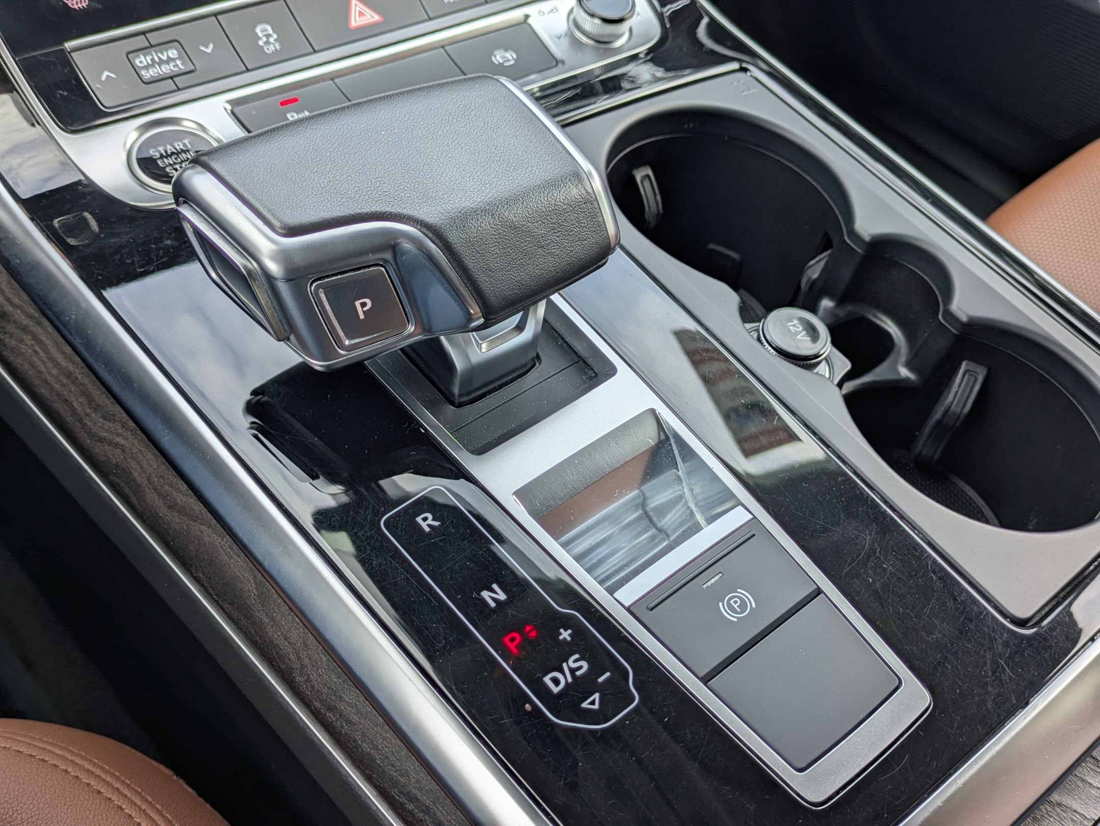 Used 2022 Audi Q8 Premium Plus w/ Premium Plus Package image 16