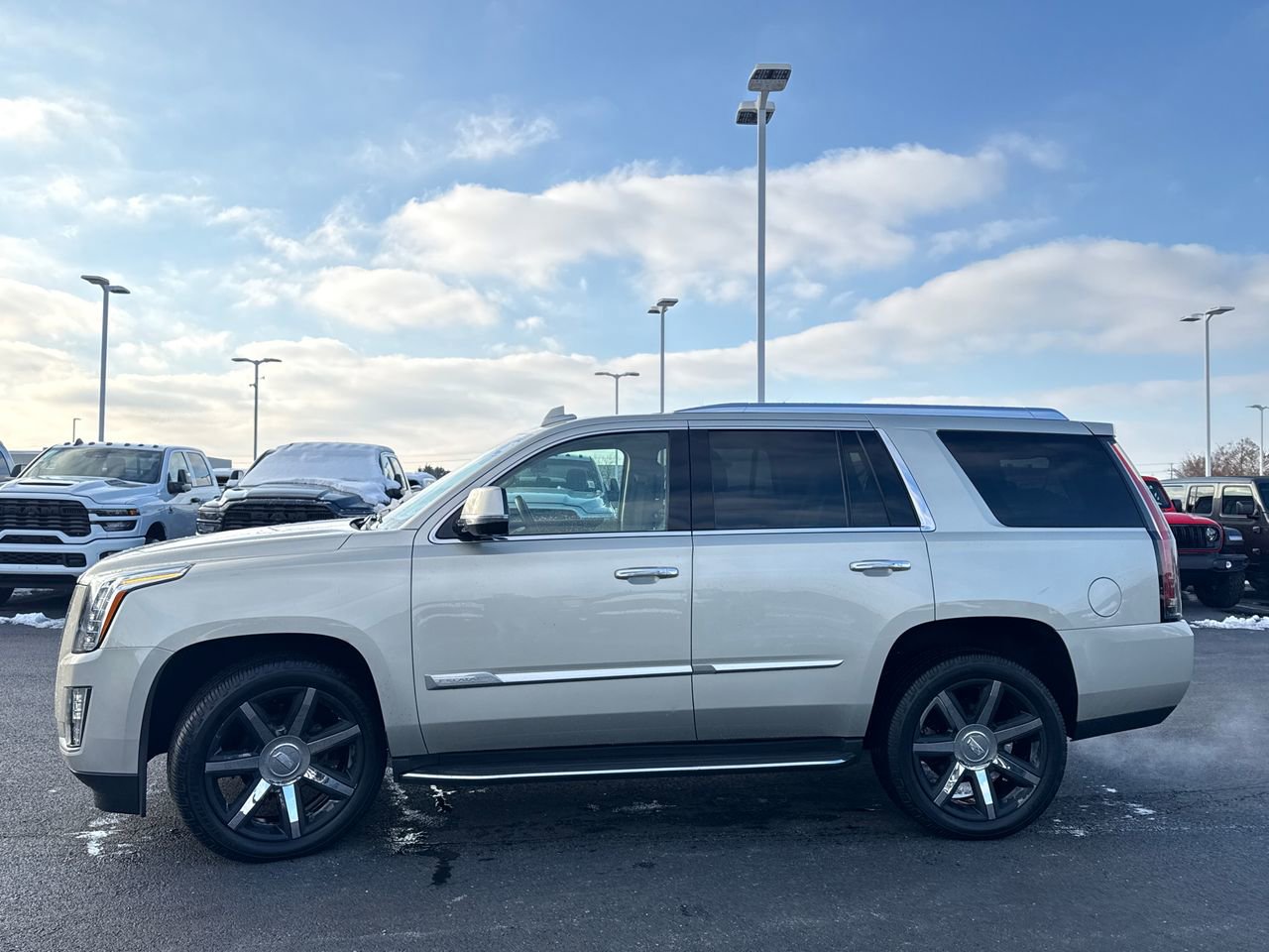 Used 2016 Cadillac Escalade Premium image 6