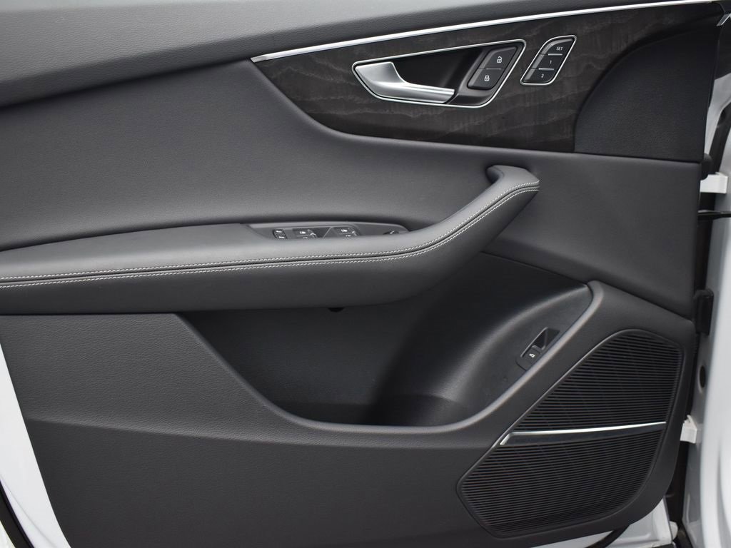 Used 2023 Audi Q8 Premium Plus image 9