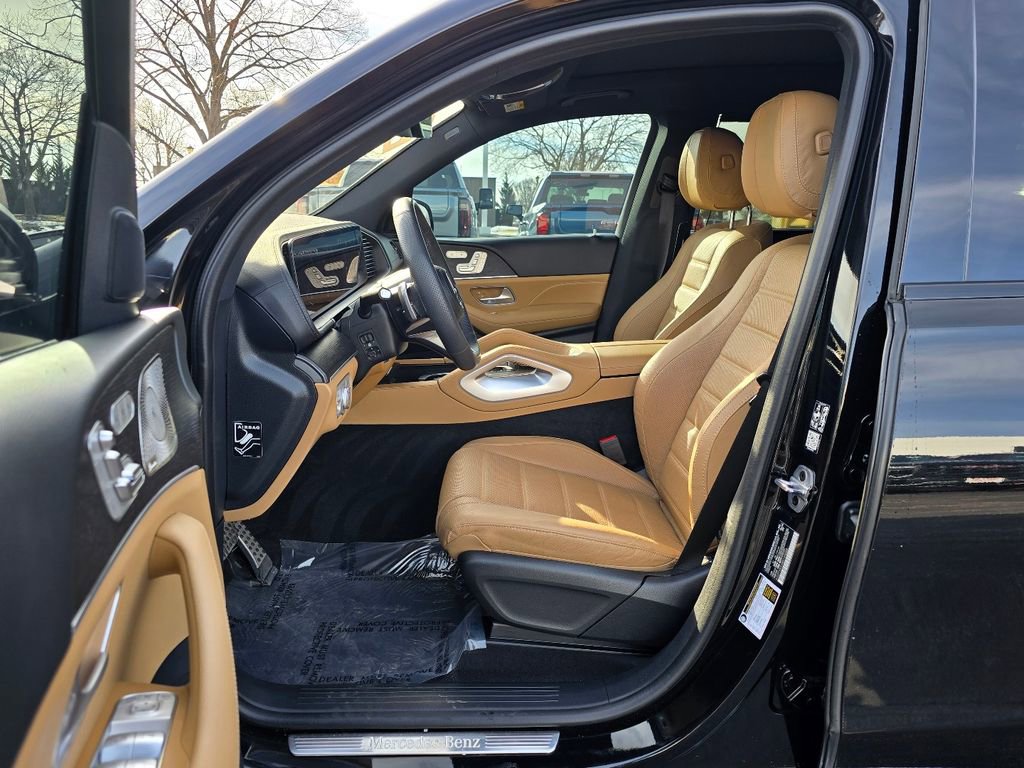 Used 2024 Mercedes-Benz GLS 450 4MATIC image 17