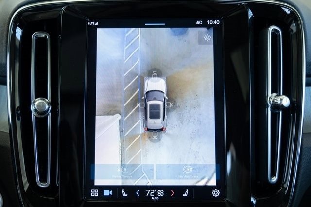 New 2025 Volvo XC40 B5 Plus image 19