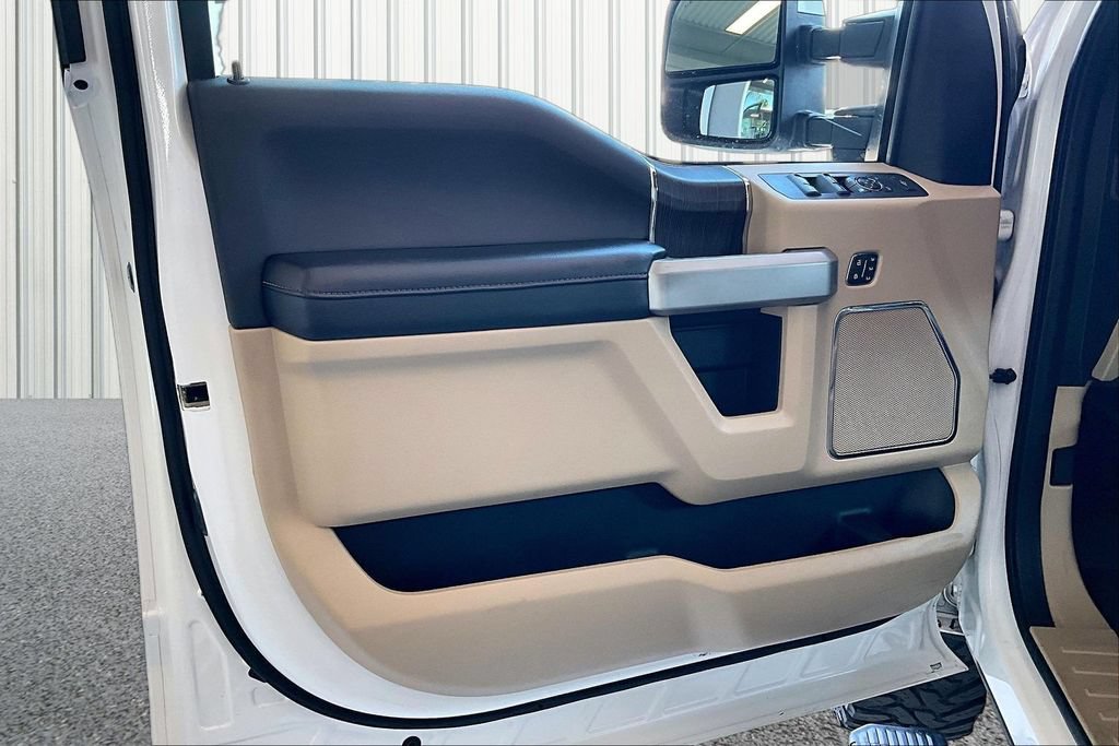 Used 2021 Ford F350 Lariat w/ Lariat Ultimate Package AWD/4WD image 16