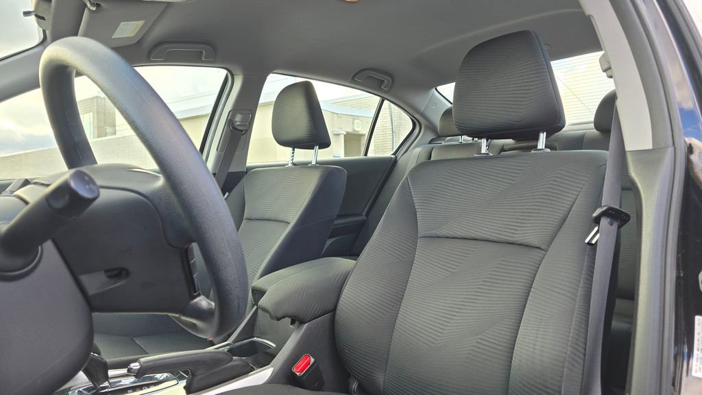 Used 2016 Honda Accord LX image 25