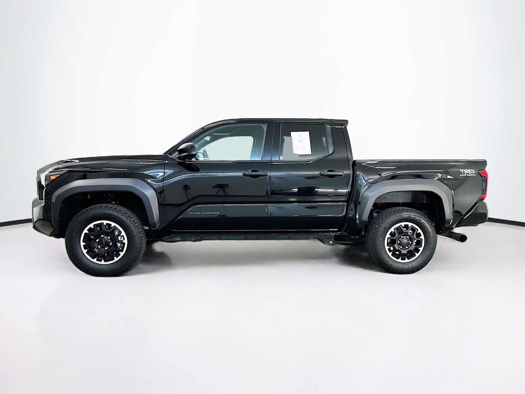 Used 2025 Toyota Tacoma TRD Off-Road image 4