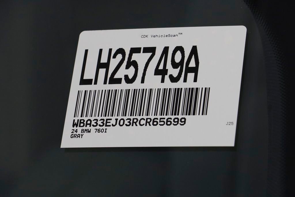 Used 2024 BMW 760i xDrive w/ Premium Package 2 image 27