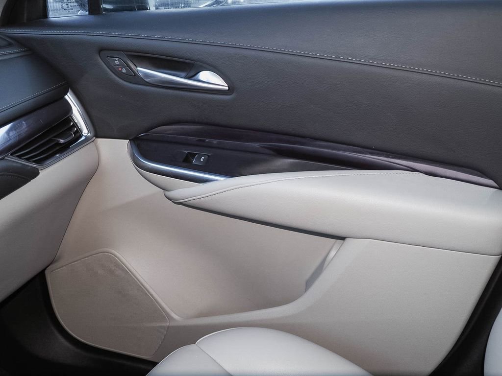 Used 2023 Cadillac XT4 Luxury w/ Cold Weather Package image 25