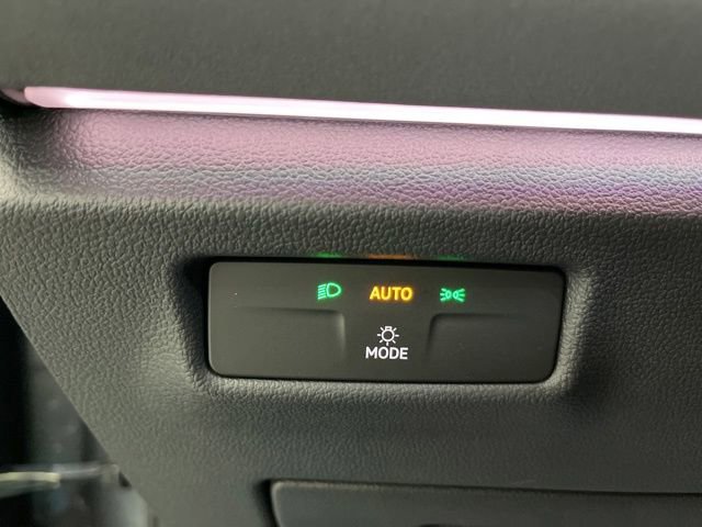 New 2026 Volkswagen Tiguan SE image 22